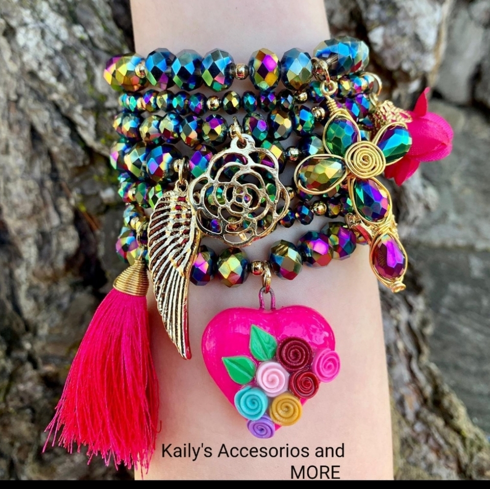 Pulseras artesanales Mexicanas.